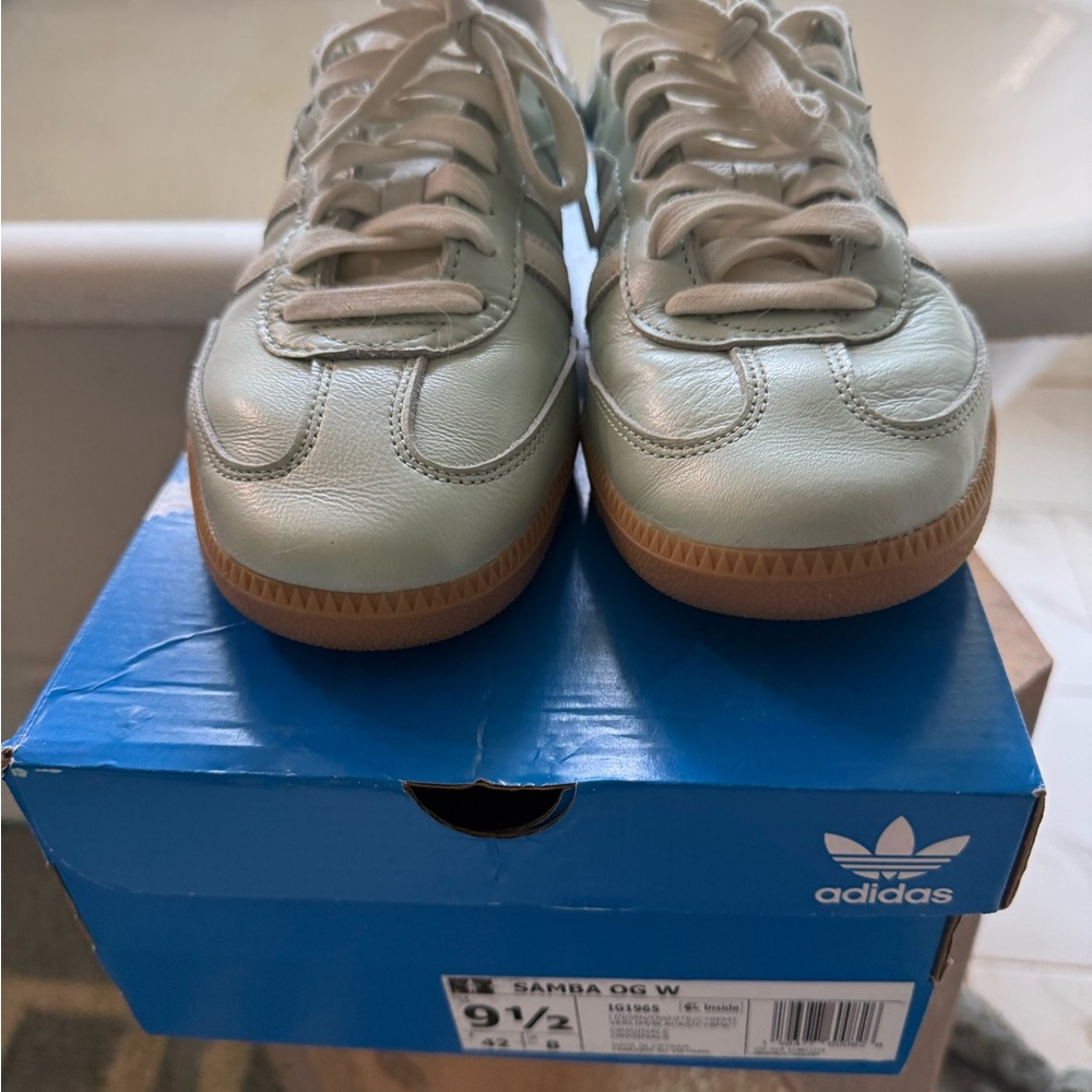 Adidas Women's Samba OG - Pearl light blue and white